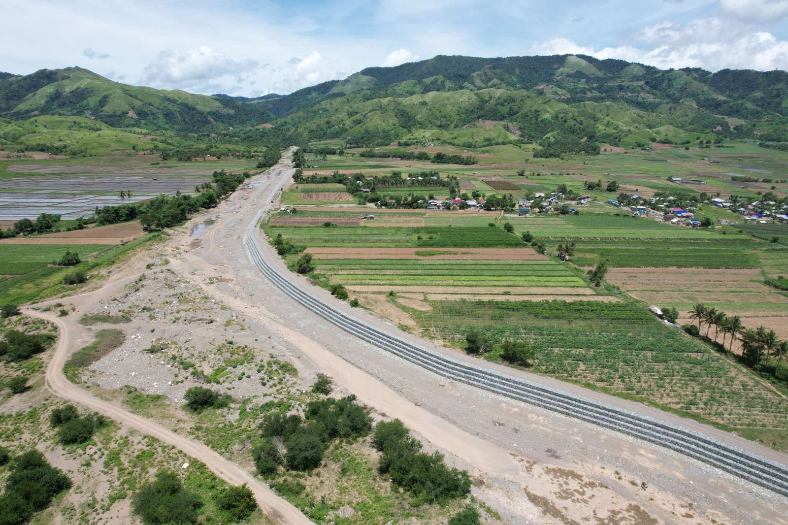 DPWH Completes Flood Control Structure In Gabaldon Punto Central Luzon