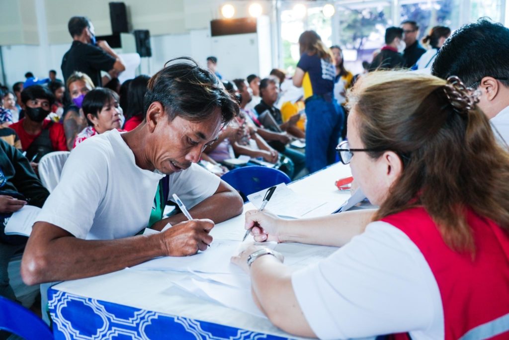 Mga Nabaha Sa Bulacan Tumanggap Ng Tulong Mula Sa Pambansang Pamahalaan