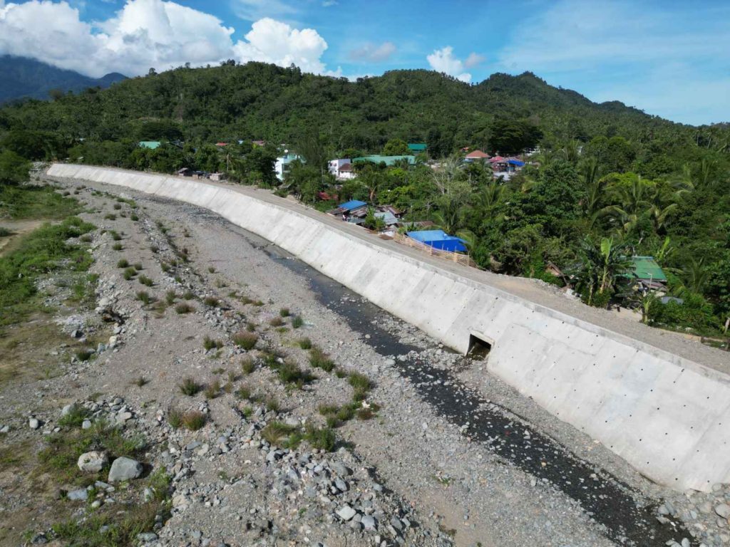 DPWH Completes P29 4 M Flood Control Structure Along Pacugao River