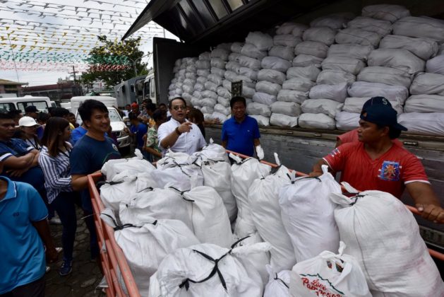 GUV DISTRIBUTES 10,321 FOOD PACKS TO FLOOD-RIDDEN BARANGAYS IN MACABEBE ...