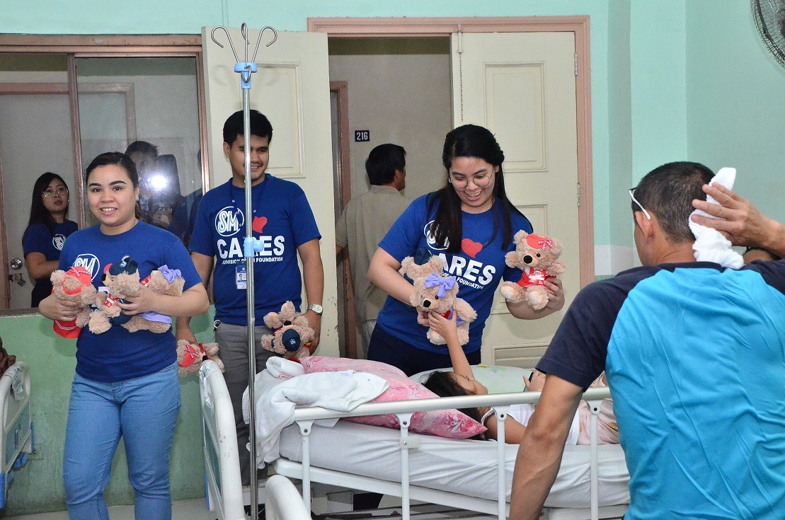 More kids benefit ‘Bears of Joy’ from SM Olongapo Downtown - Punto ...