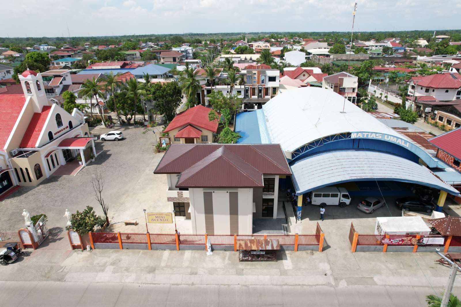 DPWH completes multipurpose building in Cabanatuan City - Punto ...