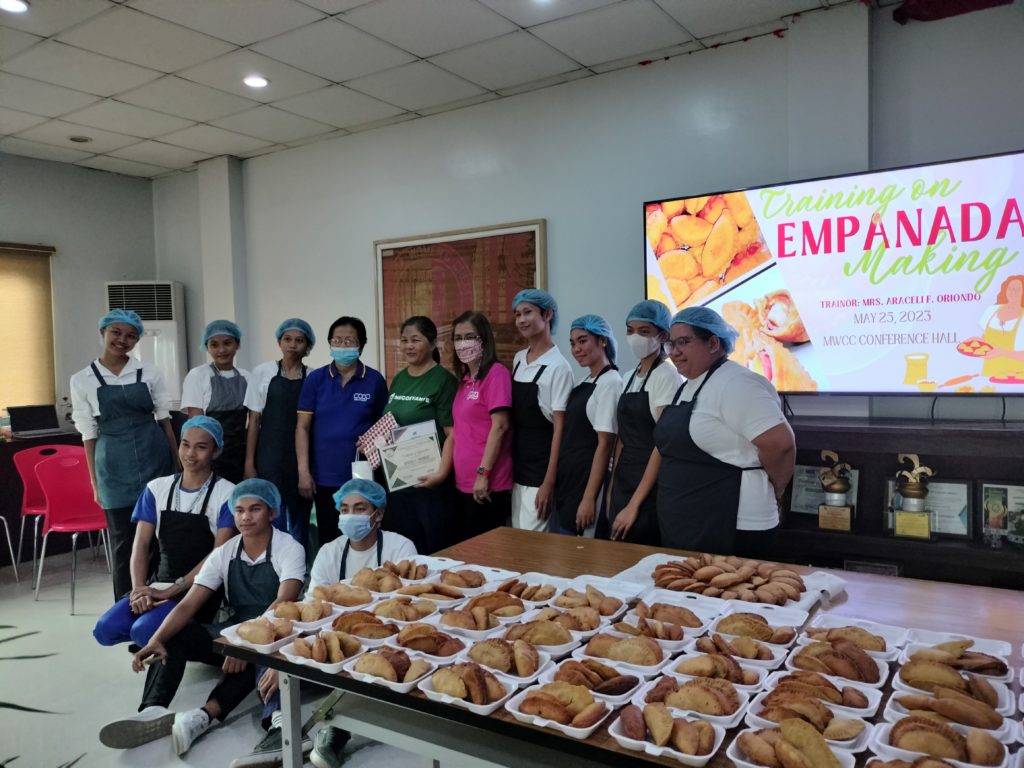 DTI Tarlac holds meat processing, empanada making trainings in Moncada ...