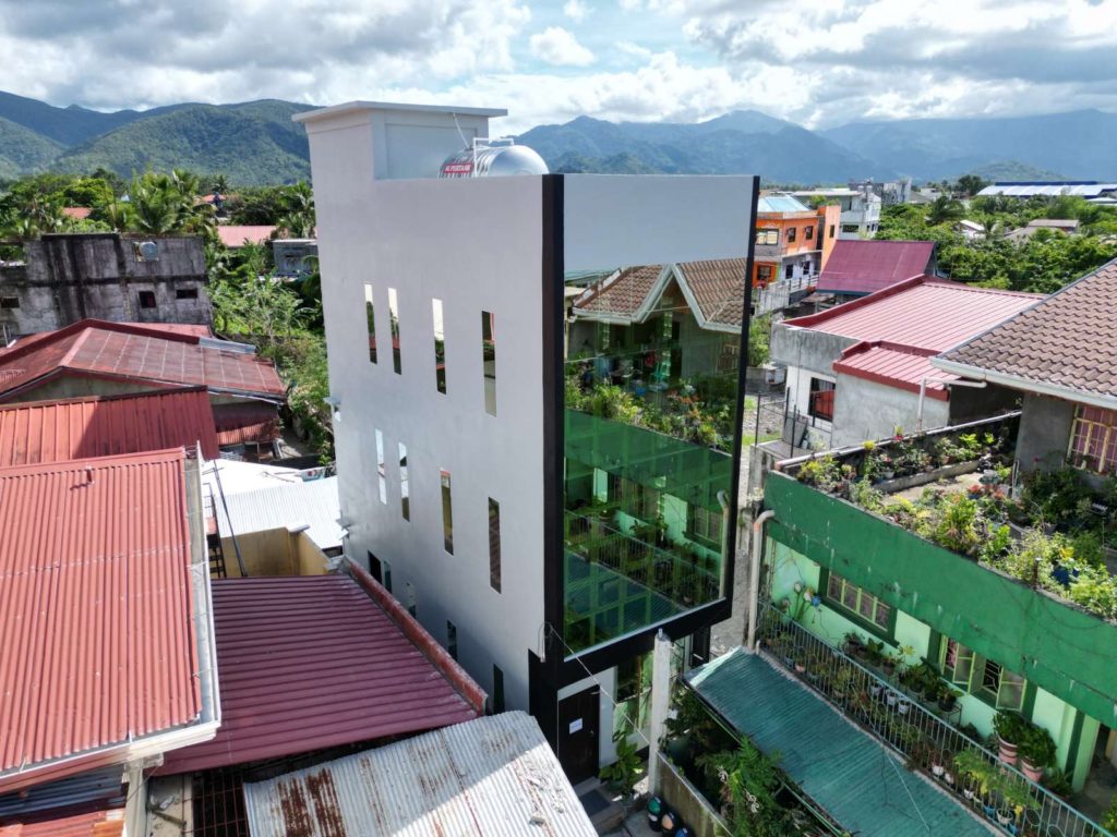 DPWH completes 3 storey barangay hall in Baler - Punto! Central Luzon