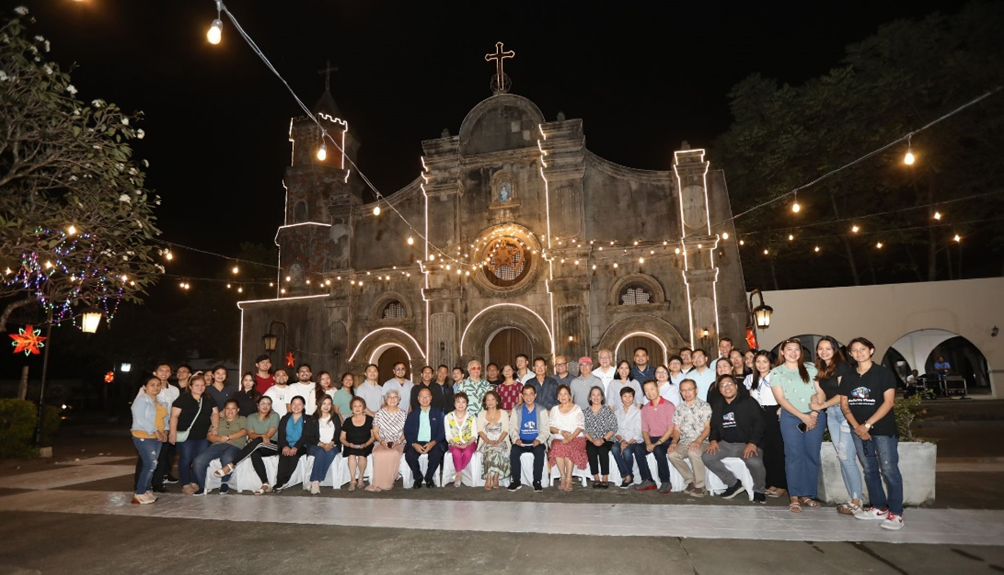 Welcome dinner hosted by the Clark Development Corporation (CDC) for the members and volunteers of the Philippine Medical Association of Chicago (PMAC) and Hospital on Wheels (HOW).