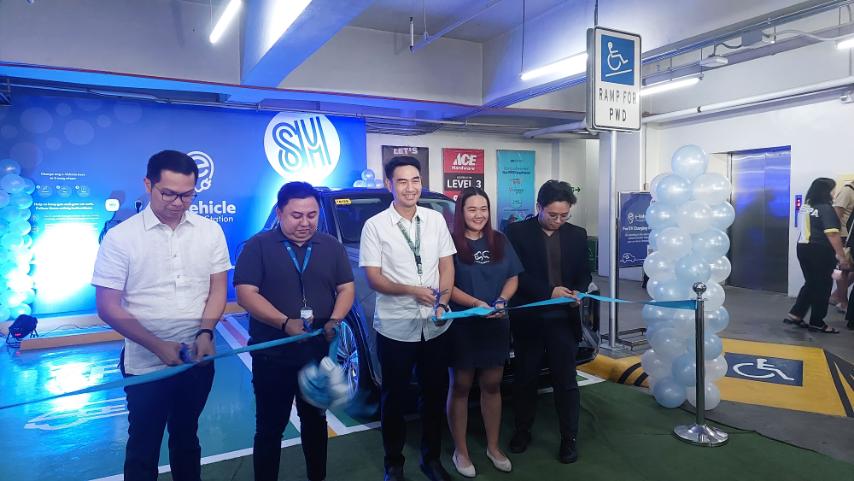 Launching of E-vehicle charging station at SM City Olongapo Downtown with guests (from left) SM City Olongapo Central Mall Evocharge Technical Manager Jay Martin Rubiano, AB. Lerma, AMM for Operations, SM Supermalls, Olongapo City Mayor Rolen Paulino Jr., City Councilor Tata Paulino and Mall Manager Ben Sebastian on February 22, 2024.