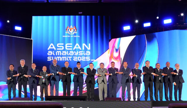 Representatives from the Malaysian government and ASEAN delegates at