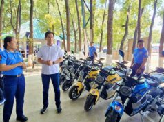 Prov’l gov’t donates brand new electric vehicles to Bataan police