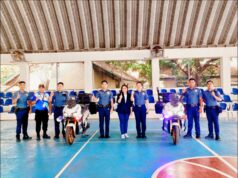 Hermosa mayor donates two electric motorcycles to boost police mobility